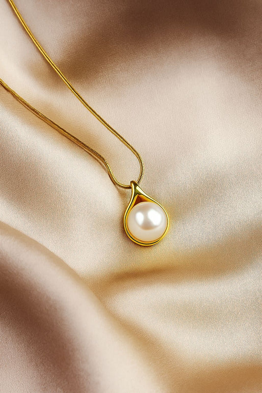 Pearl Pendant Necklace