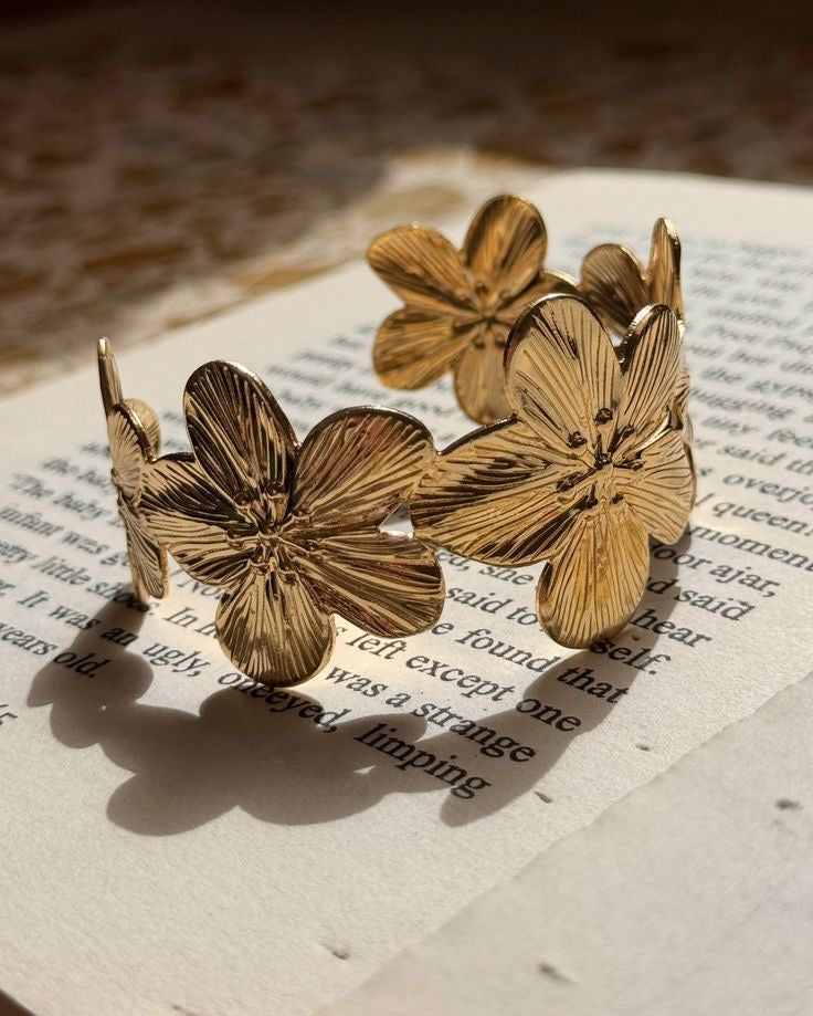 Anti Tarnish Flower Bracelet