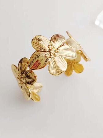Anti Tarnish Flower Bracelet