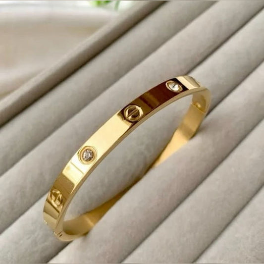 Anti Tarnish Elegant Bracelet