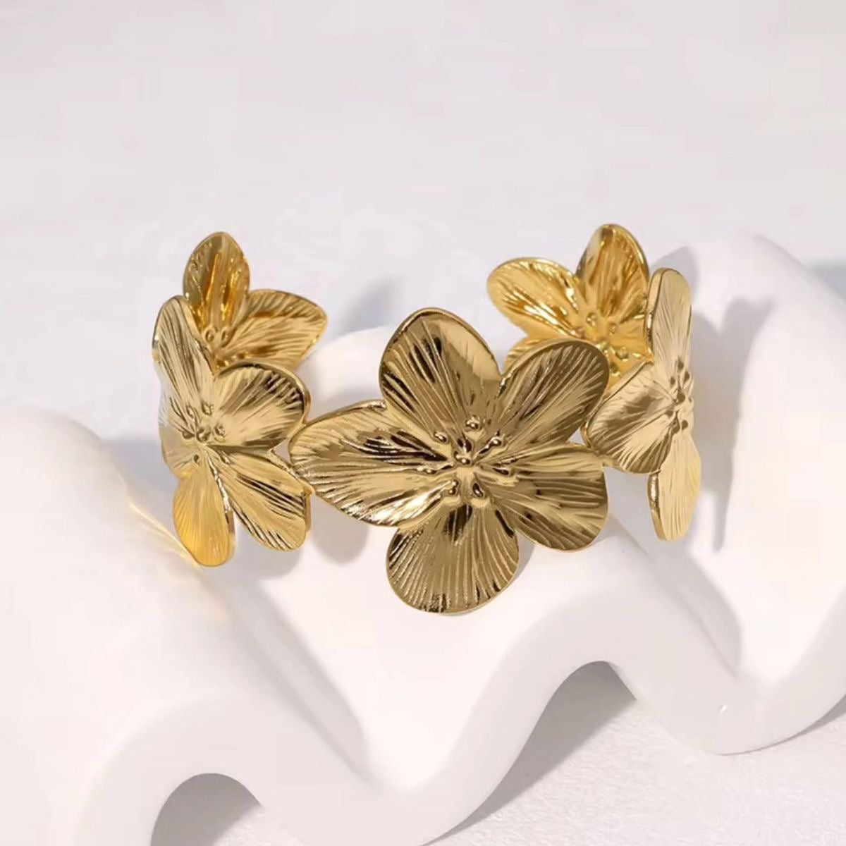 Anti Tarnish Flower Bracelet