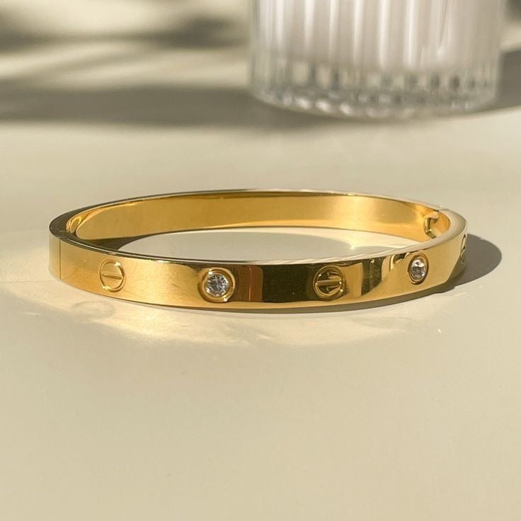 Anti Tarnish Elegant Bracelet
